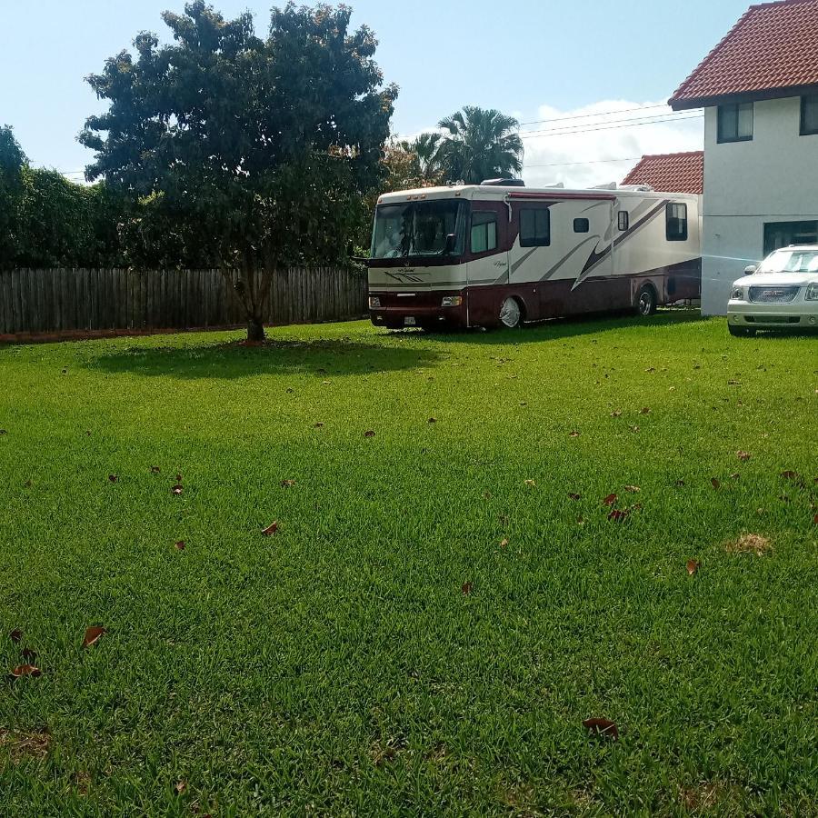 Remodeled And Comfortable Rv - Free Parking Miami Exterior photo