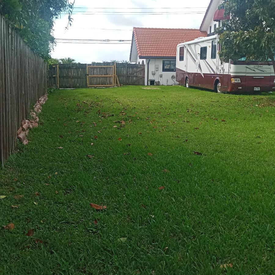 Remodeled And Comfortable Rv - Free Parking Miami Exterior photo