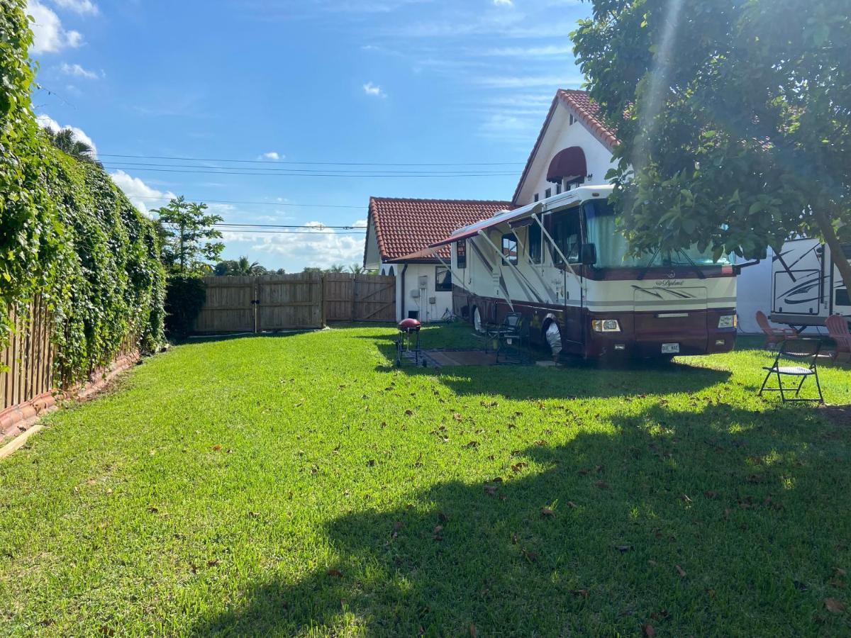 Remodeled And Comfortable Rv - Free Parking Miami Exterior photo