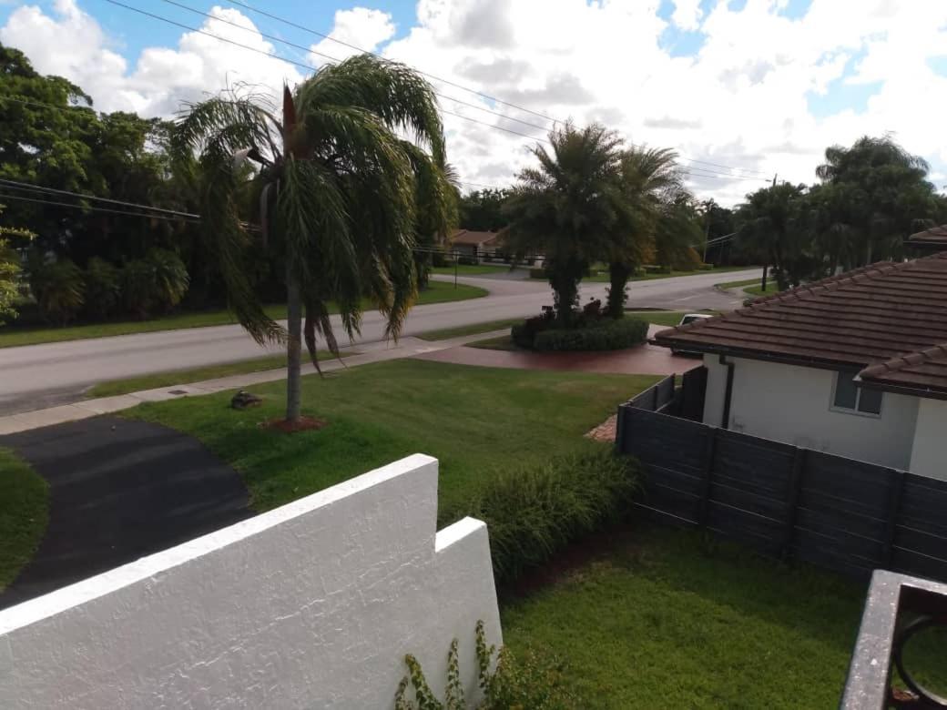 Remodeled And Comfortable Rv - Free Parking Miami Exterior photo